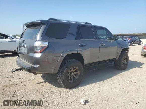 2018 Toyota 4Runner SR5 with VIN JTEBU5JR8J5572148, listed as a Copart auction lot 50132125 with 121,334 mi miles and Salvage Title. Bid and sale history available at DreamBid. Image 3.