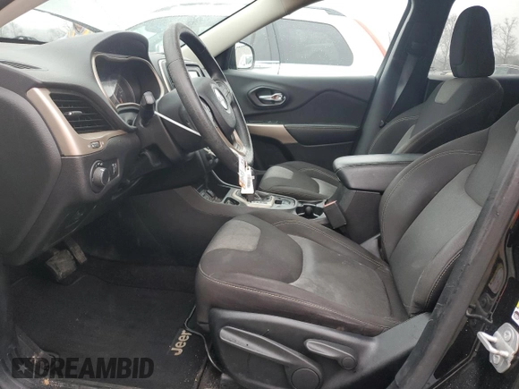 2017 Jeep Cherokee Sport z VIN 1C4PJLAS9HW573906, wystawiony jako Copart lot #87459584 z przebiegiem 73 501 mil mil oraz Szkoda całkowita • Salvage title. Historia ofert i sprzedaży dostępna na DreamBid. Obrazek 7.