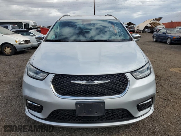 2022 Chrysler Pacifica Limited with VIN 2C4RC1GG7NR175799, listed as a Copart auction lot 63038045 with 32,317 mi miles and Clean title. Bid and sale history available at DreamBid. Image 5.