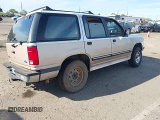 1994 Ford Explorer Eddie Bauer z VIN 1FMDU34X6RUC19898, wystawiony jako IAAI lot #42004431 z przebiegiem 89 463 mil mil oraz . Historia ofert i sprzedaży dostępna na DreamBid. Obrazek 4.