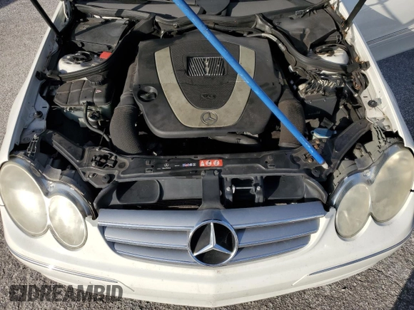 2008 Mercedes-Benz CLK 350 with VIN WDBTK56F28F240335, listed as a Copart auction lot 76526334 with 124,303 mi miles and Salvage Title. Bid and sale history available at DreamBid. Image 11.
