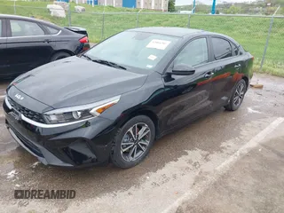 2022 Kia Forte LXS z VIN 3KPF24AD4NE450309, wystawiony jako IAAI lot #42066381 z przebiegiem 43 314 mil mil oraz . Historia ofert i sprzedaży dostępna na DreamBid. Obrazek 17.