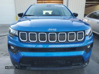 2022 Jeep Compass Latitude with VIN 3C4NJCBB7NT119404, listed as a Copart auction lot 81812534 with 48,743 mi miles and Salvage Title. Bid and sale history available at DreamBid. Image 5.
