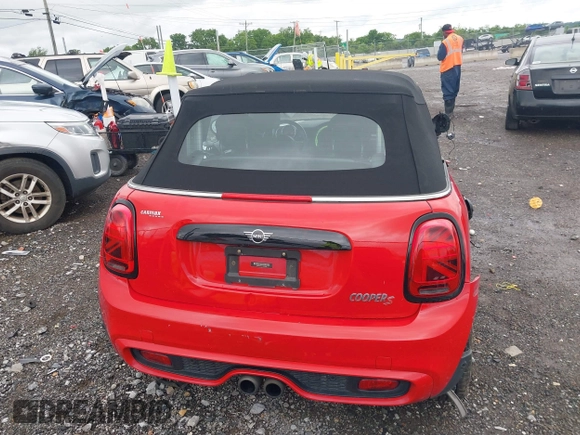 2019 MINI Convertible Cooper S с VIN WMWWG9C51K3E39565, выставлен на аукционе IAAI как лот 42125546 с пробегом 58 634 миль миль и . История ставок и продаж доступна на DreamBid. Изображение 16.
