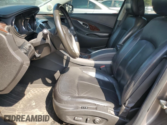2010 Buick LaCrosse z VIN 1G4GD5GG1AF206540, wystawiony jako Copart lot #72618724 z przebiegiem 235 268 mil mil oraz Szkoda całkowita • Salvage title. Historia ofert i sprzedaży dostępna na DreamBid. Obrazek 7.