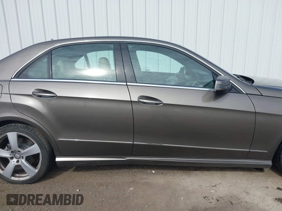 2010 Mercedes-Benz E E 350 Luxury with VIN WDDHF5GB2AA115447, listed as a IAAI auction lot 42068721 with 133,081 mi miles and . Bid and sale history available at carsss.com. Image 13.
