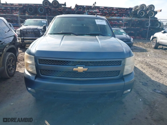 2007 Chevrolet Silverado 1500 LTZ with VIN 2GCEK13M471515148, listed as a IAAI auction lot 41414437 with 220,000 mi miles. Bid and sale history available at carsss.com. Image 13.