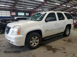 2010 GMC Yukon SLT z VIN 1GKUKCE07AR196431, wystawiony jako Copart lot #57773345 z przebiegiem 244 880 mil mil oraz Czysty tytuł • Clean title. Historia ofert i sprzedaży dostępna na DreamBid. Obrazek 1.
