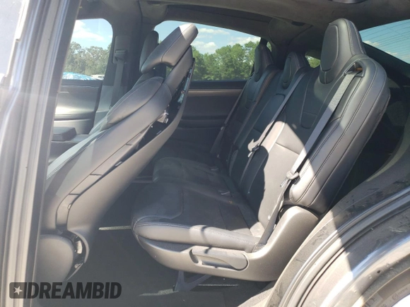 2017 Tesla Model X 90D z VIN 5YJXCDE23HF051027, wystawiony jako Copart lot #64608843 z przebiegiem 77 222 mil mil oraz Szkody całkowita. Historia ofert i sprzedaży dostępna na DreamBid. Obrazek 11.