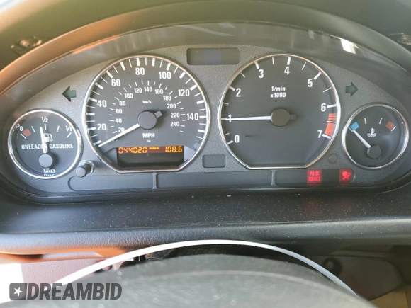 2000 BMW Z3 2.8 with VIN 4USCH3343YLF43629, listed as a Copart auction lot 88303095 with 44,020 mi miles and Salvage title. Bid and sale history available at DreamBid. Image 9.