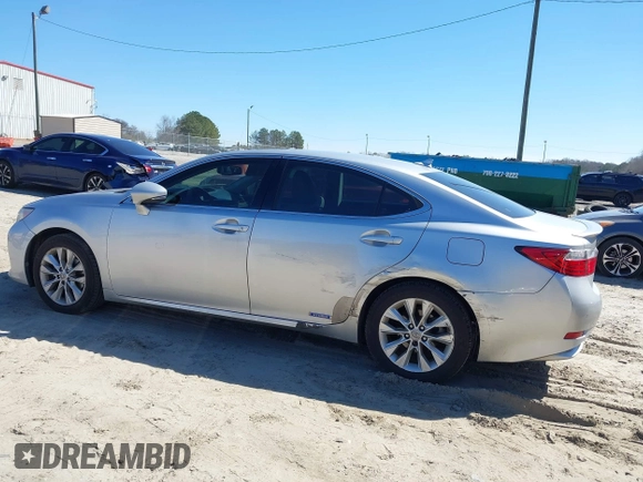2013 Lexus ES 300h Hybrid with VIN JTHBW1GG1D2004549, listed as a IAAI auction lot 41660519 with 240,391 mi miles. Bid and sale history available at carsss.com. Image 6.