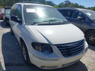 2005 Chrysler Town & Country Touring with VIN 2C4GP54L15R144164, listed as a IAAI auction lot 42029857 with 173,077 mi miles and . Bid and sale history available at DreamBid. Image 1.