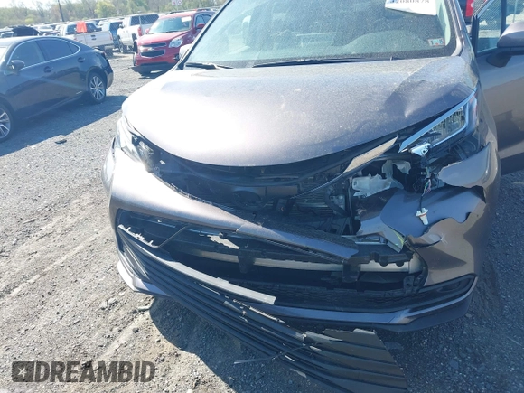 2021 Toyota Sienna LE z VIN 5TDKSKFCXMS031520, wystawiony jako IAAI lot #42080878 z przebiegiem 66 336 mil mil oraz . Historia ofert i sprzedaży dostępna na DreamBid. Obrazek 6.