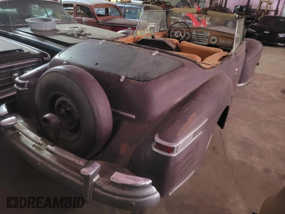 1947 Lincoln Zephyr z VIN 8H18150, wystawiony jako Copart lot #56967095 z przebiegiem 45 424 mil mil oraz Czysty tytuł • Clean title. Historia ofert i sprzedaży dostępna na DreamBid. Obrazek 4.