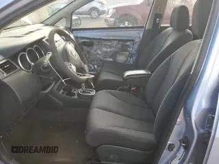 2009 Nissan Versa SL z VIN 3N1BC13E39L395999, wystawiony jako Copart lot #50225605 z przebiegiem 183 206 mil mil oraz Szkoda całkowita • Salvage title. Historia ofert i sprzedaży dostępna na DreamBid. Obrazek 7.