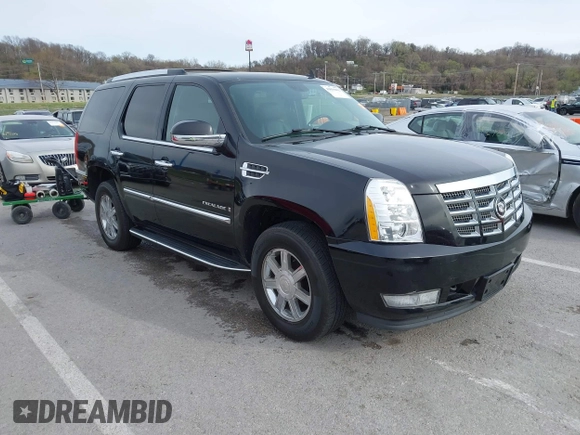 2007 Cadillac Escalade z VIN 1GYFK63837R424460, wystawiony jako IAAI lot #41859862 z przebiegiem 138 690 mil mil oraz . Historia ofert i sprzedaży dostępna na DreamBid. Obrazek 1.