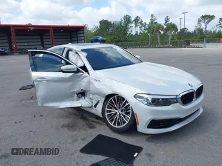 2020 BMW 5 Series 530i z VIN WBAJR3C02LWW65567, wystawiony jako IAAI lot #42113467 z przebiegiem 51 300 mil mil oraz . Historia ofert i sprzedaży dostępna na DreamBid. Obrazek 1.