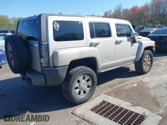 2006 Hummer H3 z VIN 5GTDN136568208970, wystawiony jako IAAI lot #42142290 z przebiegiem 194 677 mil mil oraz . Historia ofert i sprzedaży dostępna na DreamBid. Obrazek 4.