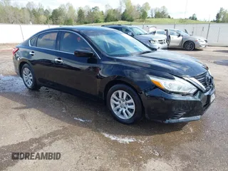 2017 Nissan Altima 2.5 SV with VIN 1N4AL3AP2HC177593, listed as a IAAI auction lot 41918149 with 173,257 mi miles. Bid and sale history available at carsss.com. Image 1.