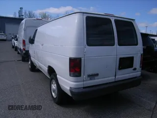 2007 Ford Econoline Cargo Commercial z VIN 1FTNE24WX7DB26693, wystawiony jako IAAI lot #41997350 z przebiegiem 33 238 mil mil oraz . Historia ofert i sprzedaży dostępna na DreamBid. Obrazek 1.