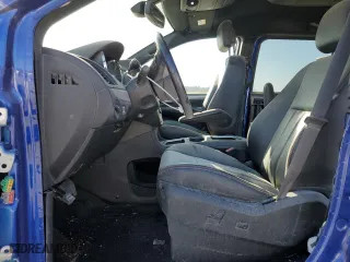2018 Dodge Grand Caravan GT with VIN 2C4RDGEG5JR349897, listed as a Copart auction lot 49212745 with 101,257 mi miles and Salvage Title. Bid and sale history available at carsss.com. Image 7.