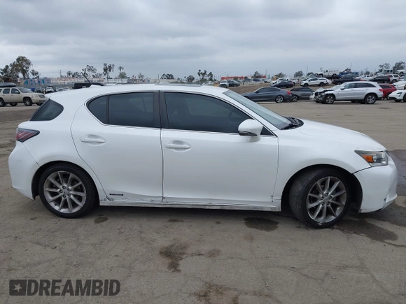 2013 Lexus CT 200h z VIN JTHKD5BH0D2126459, wystawiony jako IAAI lot #42207697 z przebiegiem 188 111 mil mil oraz . Historia ofert i sprzedaży dostępna na DreamBid. Obrazek 13.