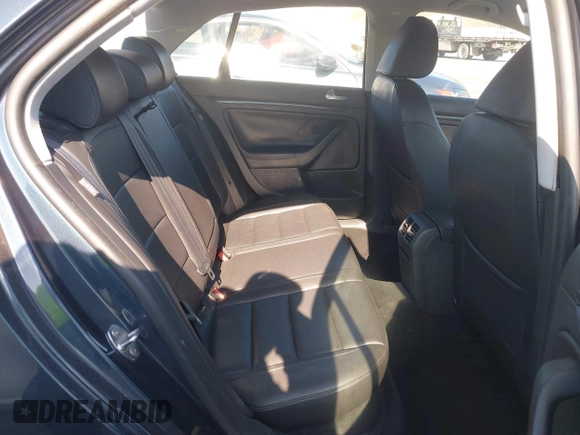 2010 Volkswagen Jetta with VIN 3VWAL8AJ4AM027389, listed as a IAAI auction lot 42392853 with 191,061 mi miles and . Bid and sale history available at DreamBid. Image 8.