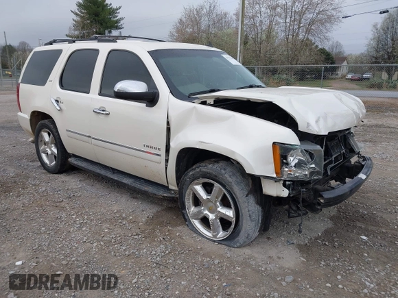 2014 Chevrolet Tahoe LTZ z VIN 1GNSCCE05ER101331, wystawiony jako IAAI lot #41793150 z przebiegiem 177 769 mil mil oraz . Historia ofert i sprzedaży dostępna na DreamBid. Obrazek 1.