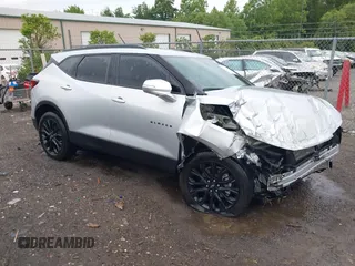 2022 Chevrolet Blazer LT z VIN 3GNKBHR40NS172107, wystawiony jako IAAI lot #42321050 z przebiegiem 43 998 mil mil oraz . Historia ofert i sprzedaży dostępna na DreamBid. Obrazek 1.