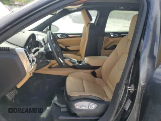 2018 Porsche Cayenne S z VIN WP1AB2A22JLA61195, wystawiony jako Copart lot #61047695 z przebiegiem Nie podano mil oraz Szkoda całkowita • Salvage title. Historia ofert i sprzedaży dostępna na DreamBid. Obrazek 7.