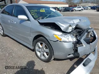 2008 Toyota Camry LE z VIN 4T1BE46K98U764634, wystawiony jako IAAI lot #39122102 z przebiegiem 143 861 mil mil oraz . Historia ofert i sprzedaży dostępna na DreamBid. Obrazek 6.