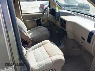 1990 Ford Aerostar z VIN 1FMDA31U2LZA38391, wystawiony jako IAAI lot #41839437 z przebiegiem 100 168 mil mil oraz . Historia ofert i sprzedaży dostępna na DreamBid. Obrazek 5.