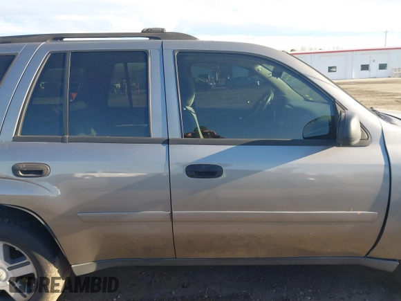 2006 Chevrolet TrailBlazer LS with VIN 1GNDT13S462249241, listed as a IAAI auction lot 41869456 with 228,053 mi miles. Bid and sale history available at carsss.com. Image 14.