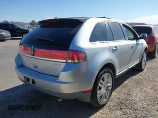 2010 Lincoln MKX with VIN 2LMDJ6JC9ABJ00706, listed as a IAAI auction lot 42043882 with 182,002 mi miles. Bid and sale history available at carsss.com. Image 4.