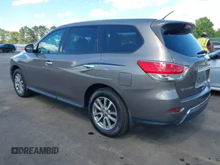 2014 Nissan Pathfinder S z VIN 5N1AR2MNXEC613921, wystawiony jako IAAI lot #42346119 z przebiegiem 163 490 mil mil oraz . Historia ofert i sprzedaży dostępna na DreamBid. Obrazek 3.