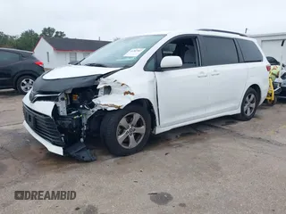 2020 Toyota Sienna LE Auto Access Seat with VIN 5TDKZ3DC5LS068784, listed as a IAAI auction lot 41207987 with 94,118 mi miles. Bid and sale history available at carsss.com. Image 17.