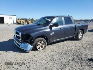 2021 Ram 1500 Tradesman z VIN 1C6RR6KG7MS572372, wystawiony jako Copart lot #82136704 z przebiegiem 49 531 mil mil oraz Szkoda całkowita • Salvage title. Historia ofert i sprzedaży dostępna na DreamBid. Obrazek 1.