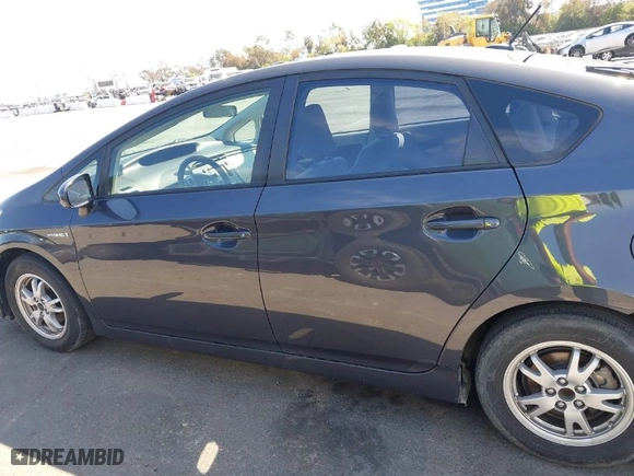 2011 Toyota Prius I with VIN JTDKN3DUXB0286208, listed as a IAAI auction lot 41858933 with 190,127 mi miles. Bid and sale history available at carsss.com. Image 14.