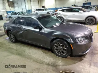 2016 Chrysler 300 S z VIN 2C3CCAGG6GH304831, wystawiony jako Copart lot #44977175 z przebiegiem 100 897 mil mil oraz Czysty tytuł • Clean title. Historia ofert i sprzedaży dostępna na DreamBid. Obrazek 4.