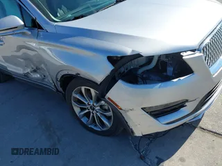 2019 Lincoln MKC Select with VIN 5LMCJ2C95KUL37381, listed as a IAAI auction lot 41892516 with 25,336 mi miles. Bid and sale history available at carsss.com. Image 6.