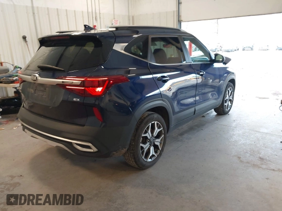 2021 Kia Seltos EX with VIN KNDERCAAXM7184266, listed as a IAAI auction lot 41613765 with 45,742 mi miles. Bid and sale history available at carsss.com. Image 4.