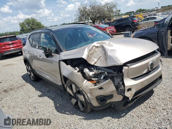2023 Volvo XC40 Ultimate with VIN YV4ED3UM3P2013538, listed as a Copart auction lot 57995485 with 24,189 mi miles and Salvage title. Bid and sale history available at DreamBid. Image 4.