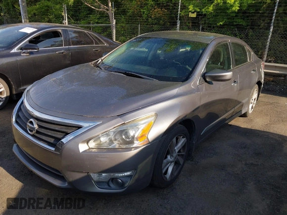 2015 Nissan Altima SV z VIN 1N4AL3AP8FC112860, wystawiony jako IAAI lot #42083386 z przebiegiem 123 672 mil mil oraz . Historia ofert i sprzedaży dostępna na DreamBid. Obrazek 2.