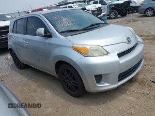 2008 Scion xD z VIN JTKKU10458J008745, wystawiony jako IAAI lot #42446322 z przebiegiem 329 563 mil mil oraz . Historia ofert i sprzedaży dostępna na DreamBid. Obrazek 1.