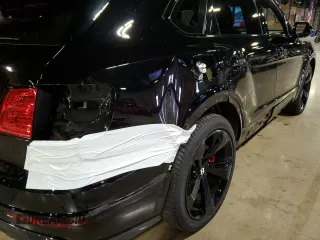 2020 Bentley Bentayga V8 z VIN SJAAM2ZV9LC031383, wystawiony jako Copart lot #74666394 z przebiegiem 30 830 mil mil oraz Szkoda całkowita • Salvage title. Historia ofert i sprzedaży dostępna na DreamBid. Obrazek 14.