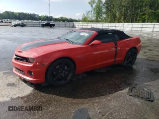 2012 Chevrolet Camaro 2LS z VIN 2G1FA1E3XC9133772, wystawiony jako Copart lot #52488335 z przebiegiem 64 799 mil mil oraz Szkoda całkowita • Salvage title. Historia ofert i sprzedaży dostępna na DreamBid. Obrazek 1.