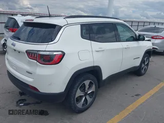 2018 Jeep Compass Altitude with VIN 3C4NJDBB4JT232968, listed as a IAAI auction lot 42388364 with 89,942 mi miles and . Bid and sale history available at DreamBid. Image 4.