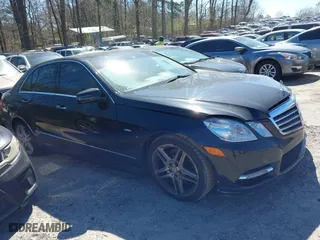 2012 Mercedes-Benz E-Class E 350 Luxury with VIN WDDHF5KB6CA529535, listed as a IAAI auction lot 41821183 with 140,820 mi miles. Bid and sale history available at carsss.com. Image 13.