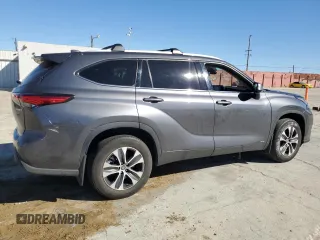 2022 Toyota Highlander Hybrid XLE z VIN 5TDHBRCH6NS551718, wystawiony jako Copart lot #47105095 z przebiegiem 116 263 mil mil oraz Szkoda całkowita • Salvage title. Historia ofert i sprzedaży dostępna na DreamBid. Obrazek 3.