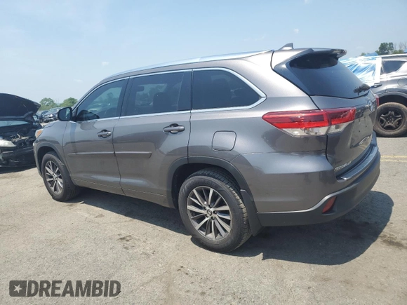 2018 Toyota Highlander SE with VIN 5TDJZRFH4JS875821, listed as a Copart auction lot 60740975 with 106,592 mi miles and Salvage title. Bid and sale history available at DreamBid. Image 2.